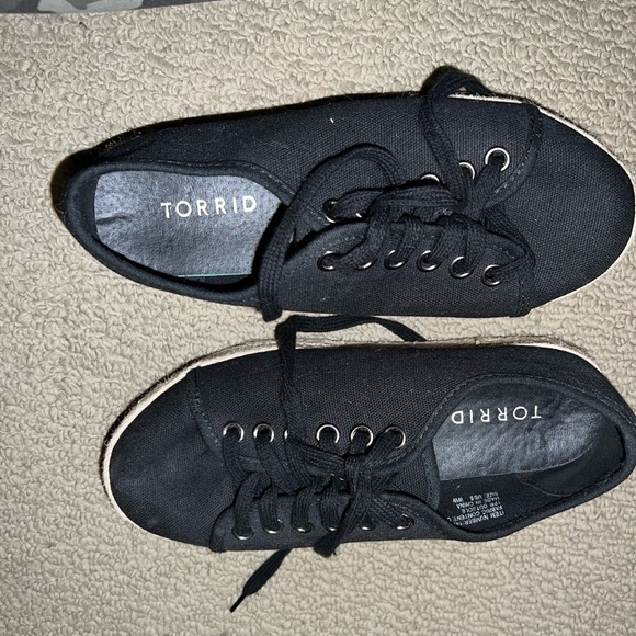 Immaculate BNWOT TORRID size 6W esparille platform black shoe - Picture 4 of 4